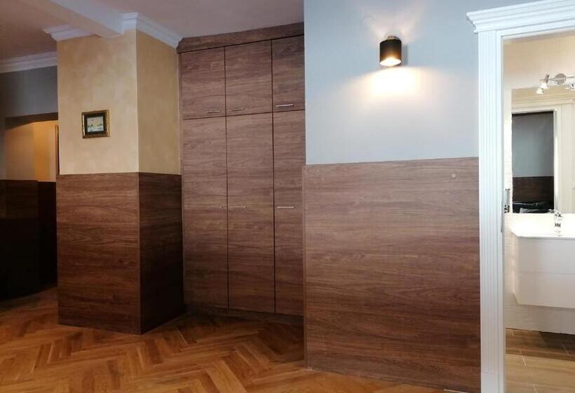 آپارتمان 1 خوابه اینتریور, Golden Star  Premium Apartments