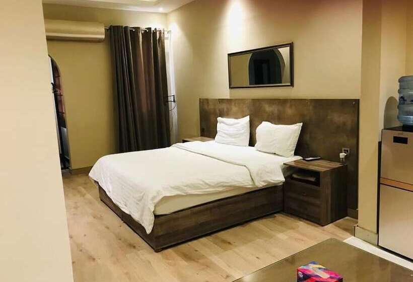 اتاق لوکس, Hamsun Shahrah E Faisal