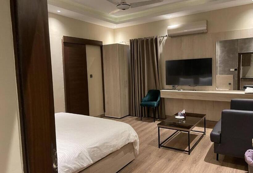 سوئیت 2 خوابه, Hamsun Shahrah E Faisal