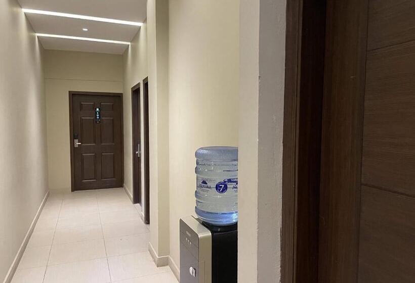 سوئیت 2 خوابه, Hamsun Shahrah E Faisal