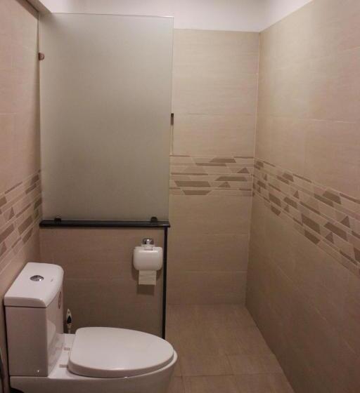 3 Bedroom Suite, Hamsun Shahrah E Faisal