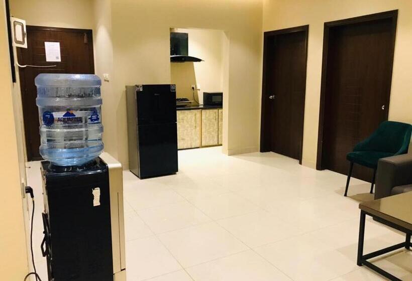 3 Bedroom Suite, Hamsun Shahrah E Faisal