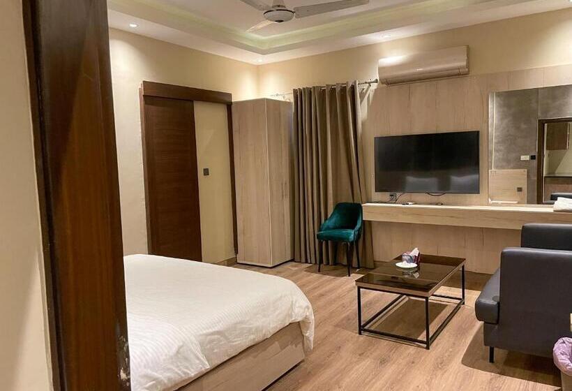 سوئیت 2 خوابه, Hamsun Shahrah E Faisal