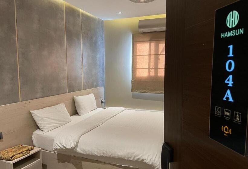 سوئیت 2 خوابه, Hamsun Shahrah E Faisal