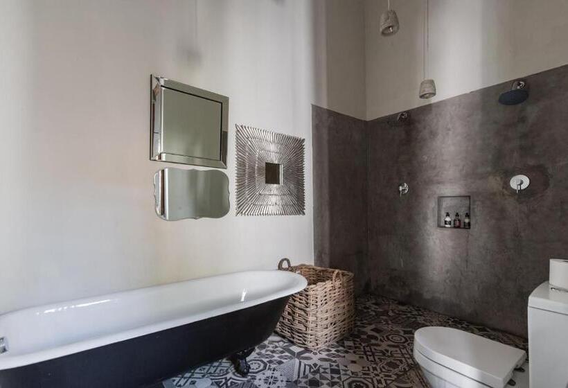 Люкс Вид на Бассейн, Veranda House Boutique Accommodation