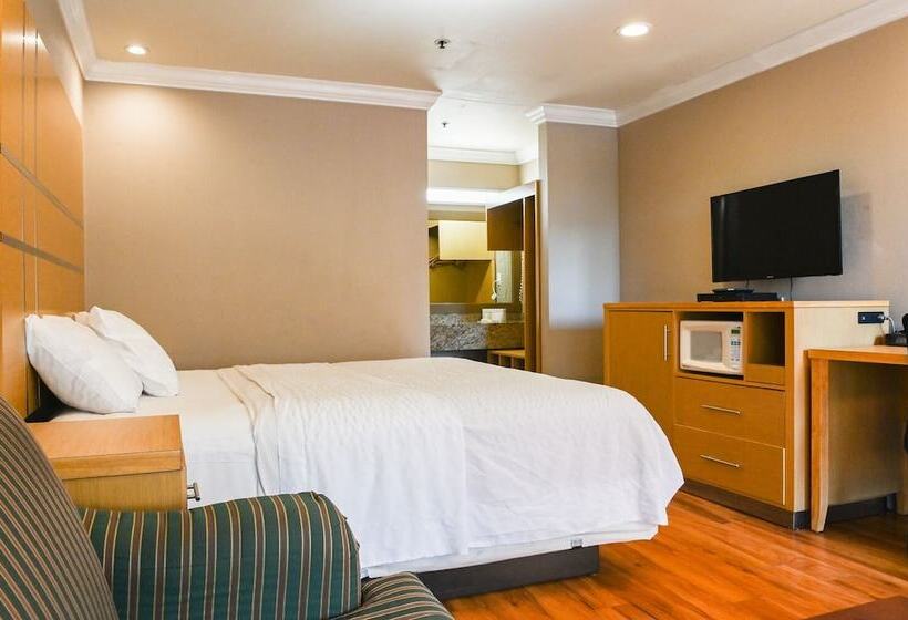 Номер бизнес-класса, Days Inn By Wyndham San Francisco S/oyster Point Airport