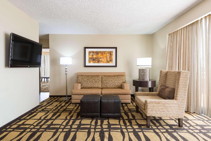 Люкс, Doubletree Suites By Hilton Austin Downtown Capitol