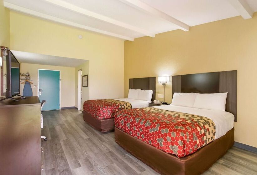 带2个双人床的标准工作室, Inn At York