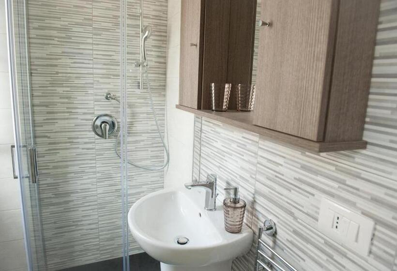 اتاق لوکس, Casa Vacanze B&b Uccialì