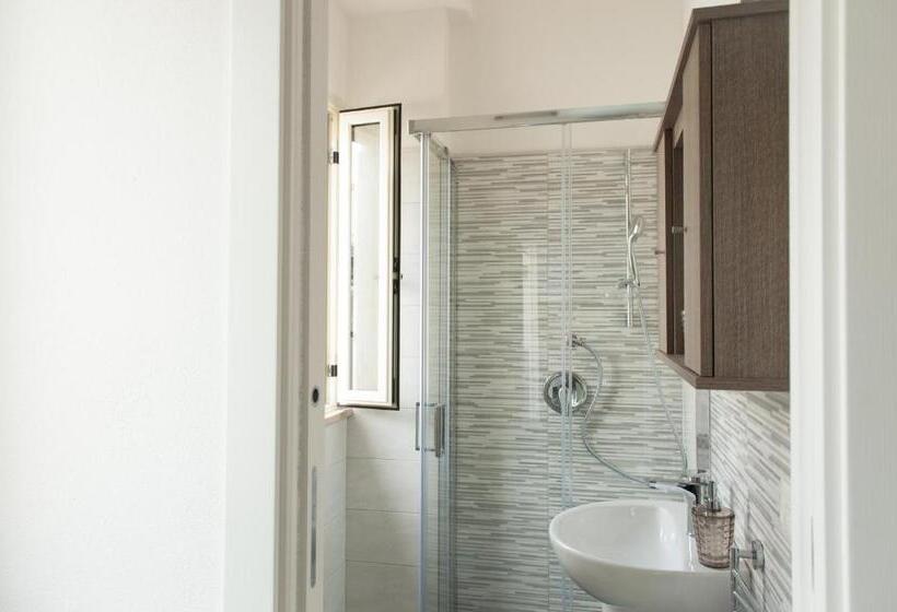 اتاق لوکس, Casa Vacanze B&b Uccialì