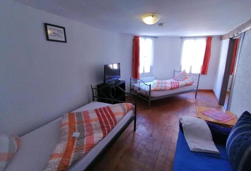 Семейный Номер, Gästehaus Pension Romantika