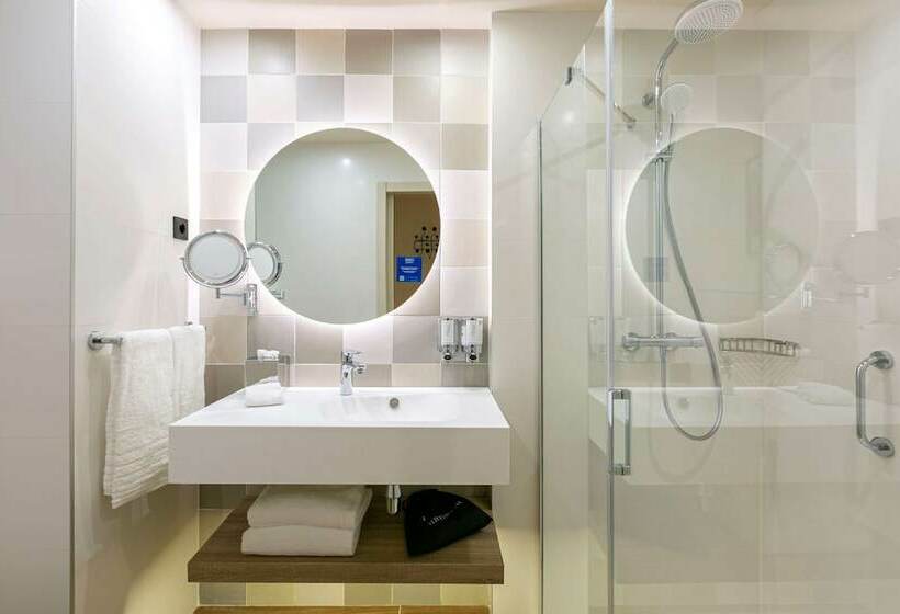 Номер Стандарт, Hampton By Hilton Alcobendas Madrid