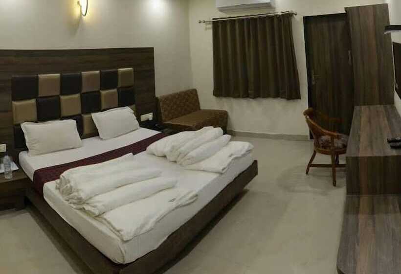 Quarto Deluxe, Shree Vatika
