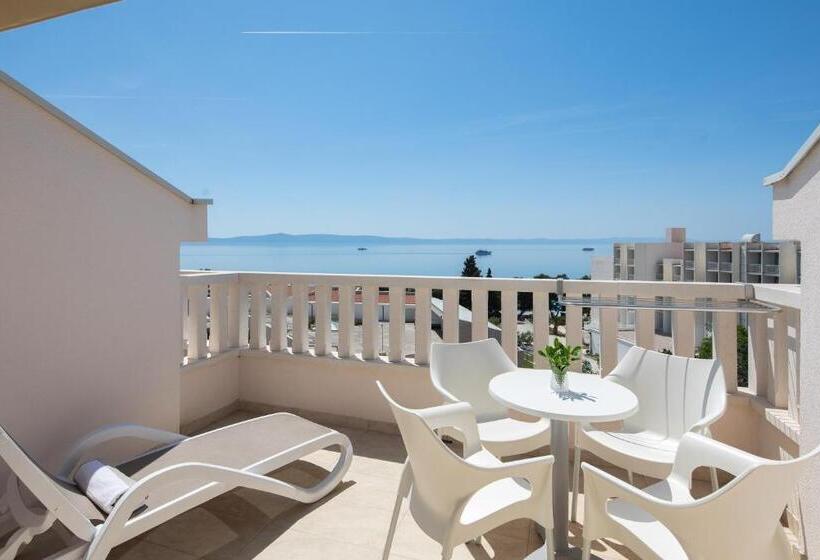 Апартаменты 1 Спальня Вид на Море, Aparthotel Flora