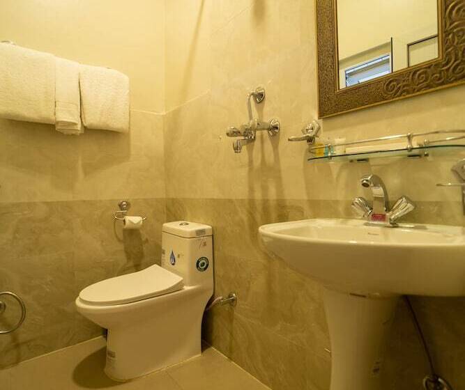 اتاق لوکس, Busy Bee Resort, Pokhara