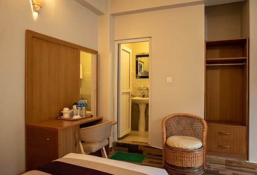 اتاق لوکس, Busy Bee Resort, Pokhara