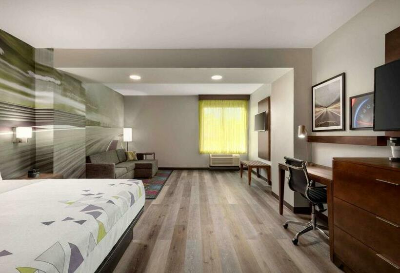 Номер бизнес-класса, La Quinta Inn & Suites By Wyndham Braselton