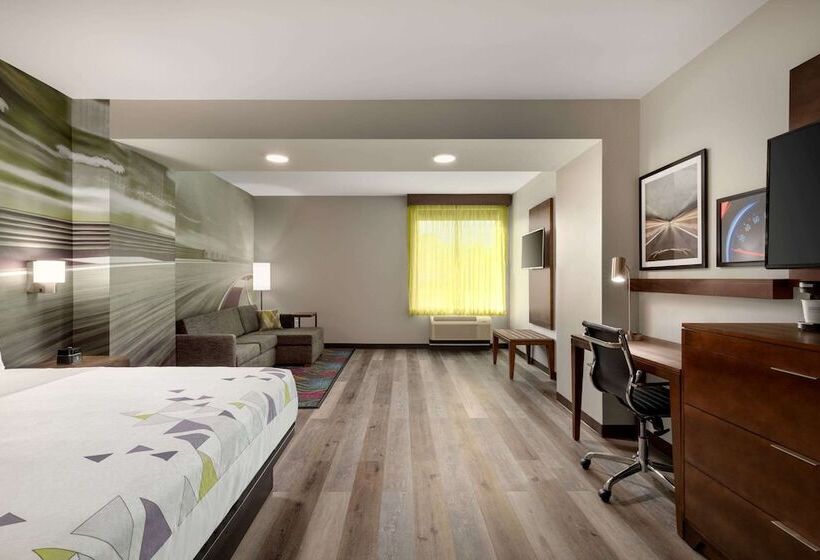Номер бизнес-класса, La Quinta Inn & Suites By Wyndham Braselton