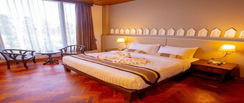 اتاق لوکس, Lustre Bagan Resort