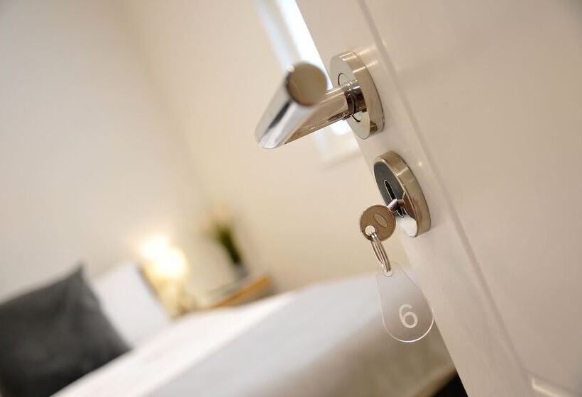 اتاق لوکس, Apple Tree Place B&b