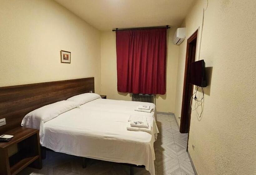 Люкс, Hostal Restaurante El Cruce
