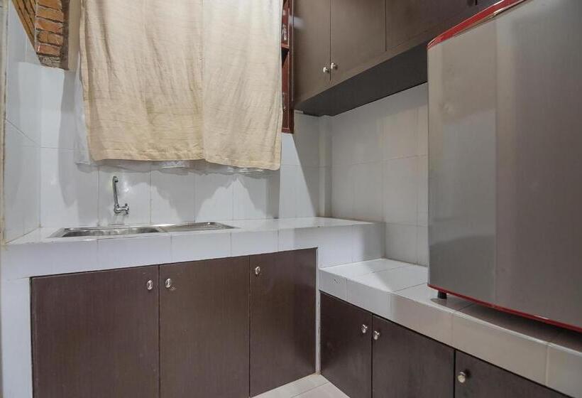 Люкс, Reddoorz Plus Near Cambridge City Square 2