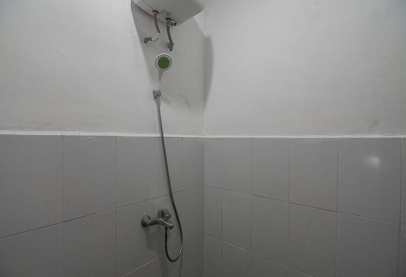 Номер Deluxe, Reddoorz Plus Near Cambridge City Square 2