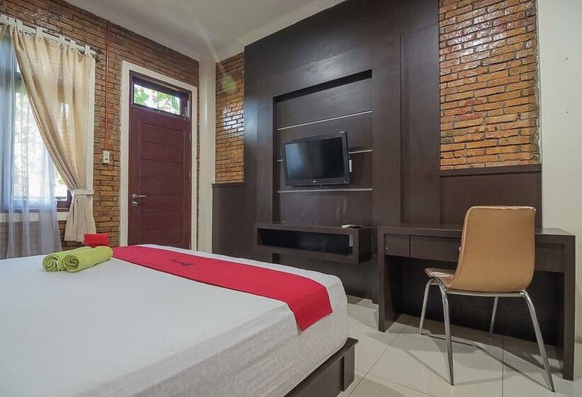 Номер Deluxe, Reddoorz Plus Near Cambridge City Square 2