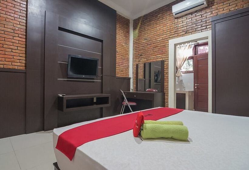 Люкс, Reddoorz Plus Near Cambridge City Square 2