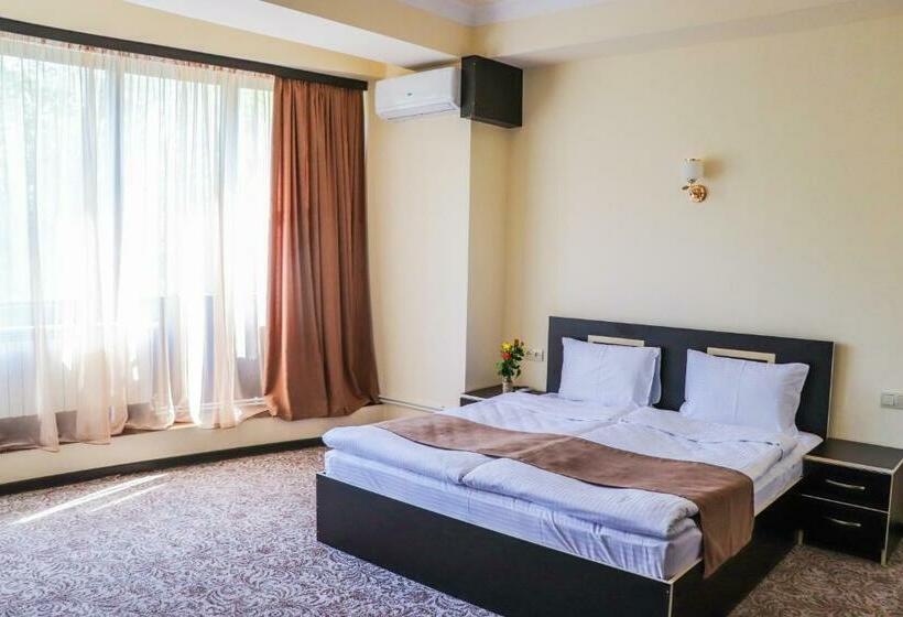 اتاق خانوادگی, Yerevan Centre