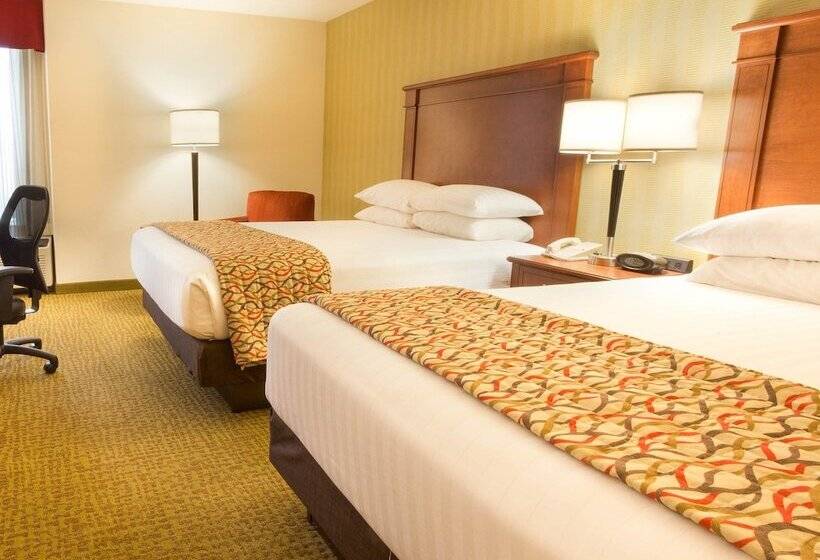 اتاق لوکس, Drury Inn & Suites Charlotte University Place