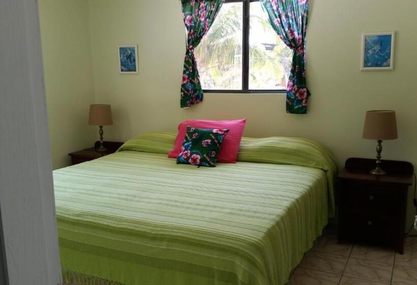 Дом 2 Спальни, Barefoot Beach Belize