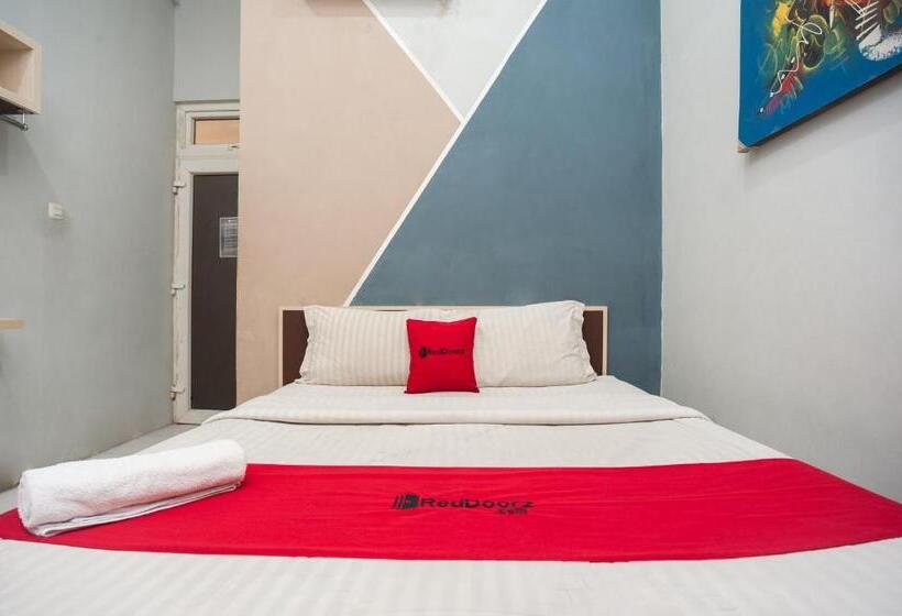 Номер Стандарт, Reddoorz Near Binus Anggrek 2