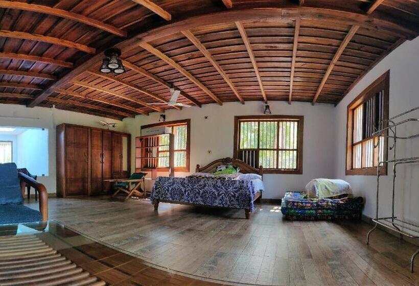 패밀리 스위트, Poonthanam Homestay
