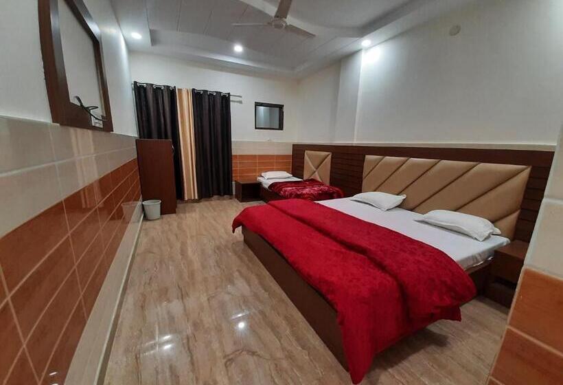 Трехместный Номер Deluxe, Abrol Residency