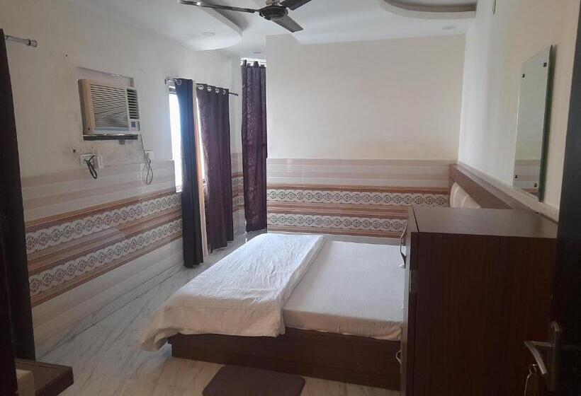 Номер Deluxe, Abrol Residency