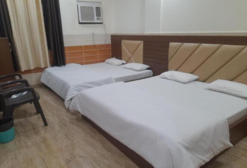 Четырехместный Номер Deluxe, Abrol Residency