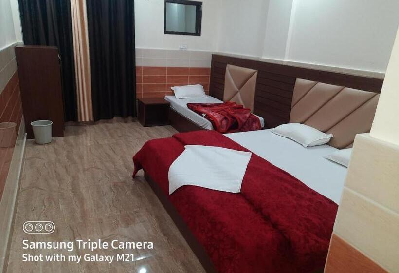Трехместный Номер Deluxe, Abrol Residency