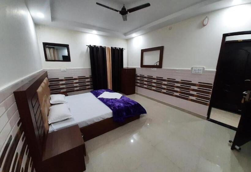 Номер Deluxe, Abrol Residency
