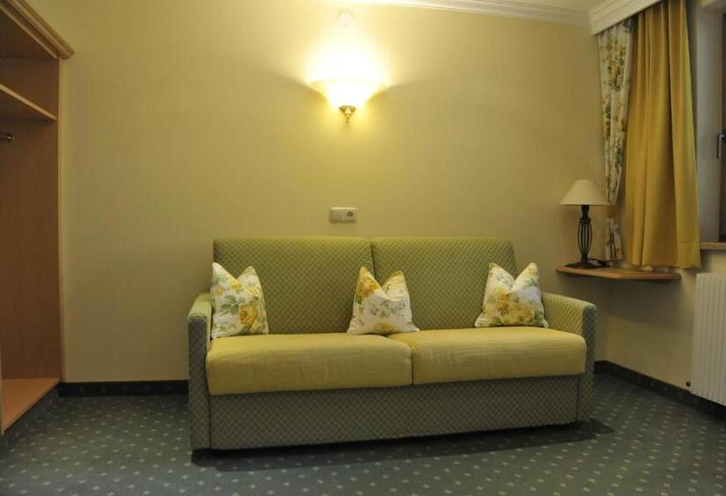 Junior Suite com Balcao, Garni Erler