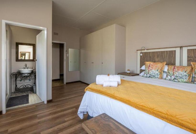 اتاق استاندارد سه نفره, Opstal Gastehuis