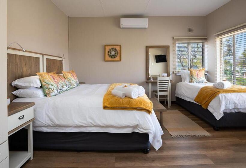 اتاق استاندارد سه نفره, Opstal Gastehuis