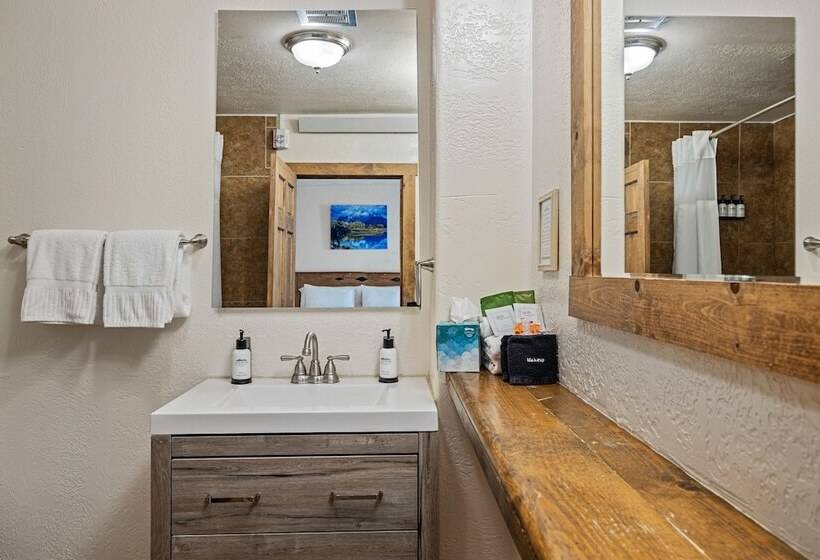 Family Suite, Elk Refuge Inn