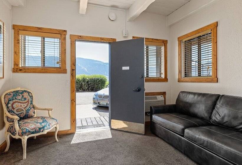 Family Suite, Elk Refuge Inn