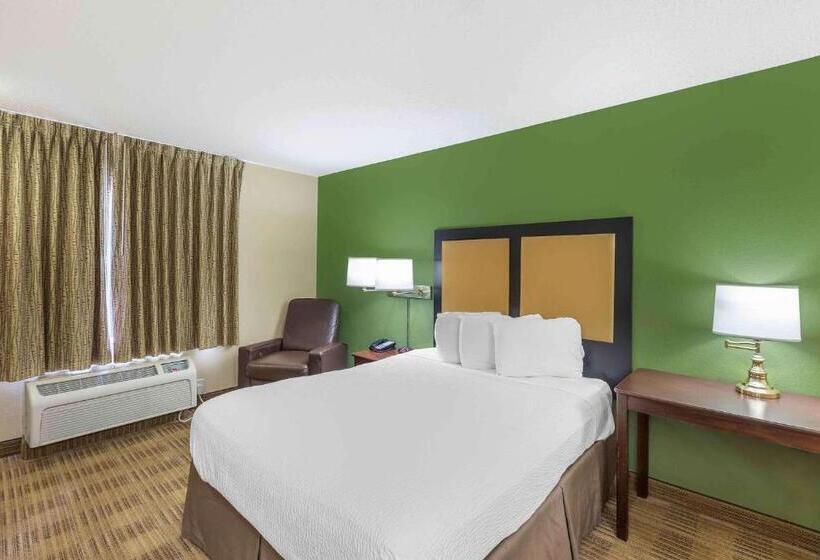 Студия Стандарт, Extended Stay America Select Suites   Milwaukee   Wauwatosa