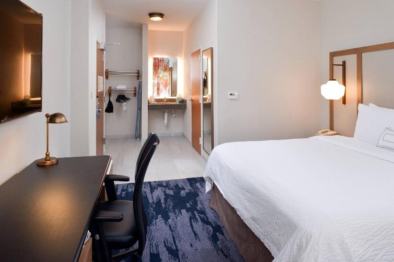 스탠다드 룸 킹사이즈 침대, Fairfield Inn Arlington Near Six Flags