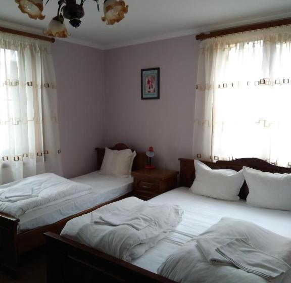 Номер Стандарт Трехместный, Guest House Todorini Kashti
