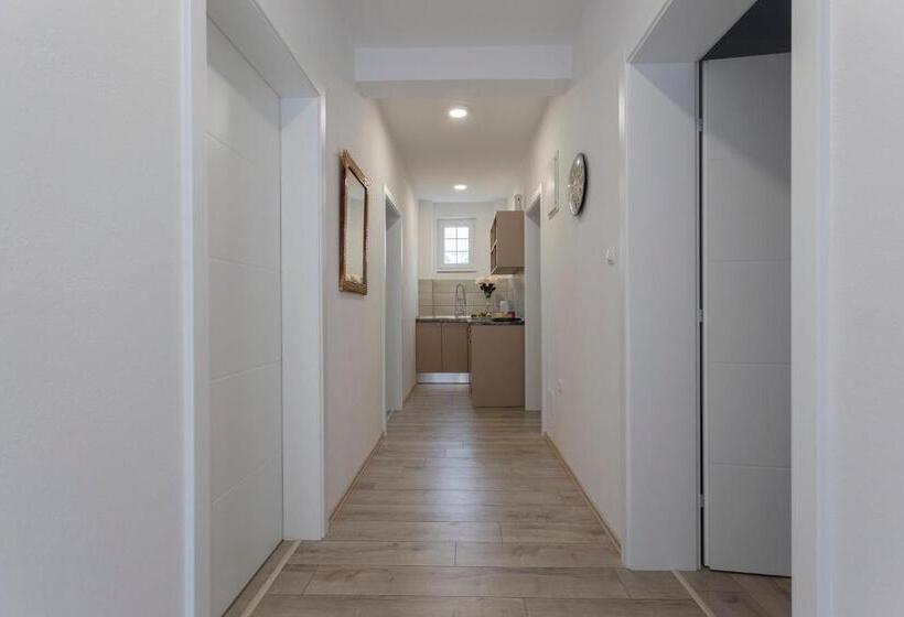 اتاق استاندارد سه نفره, Villa Odobasic Rooms