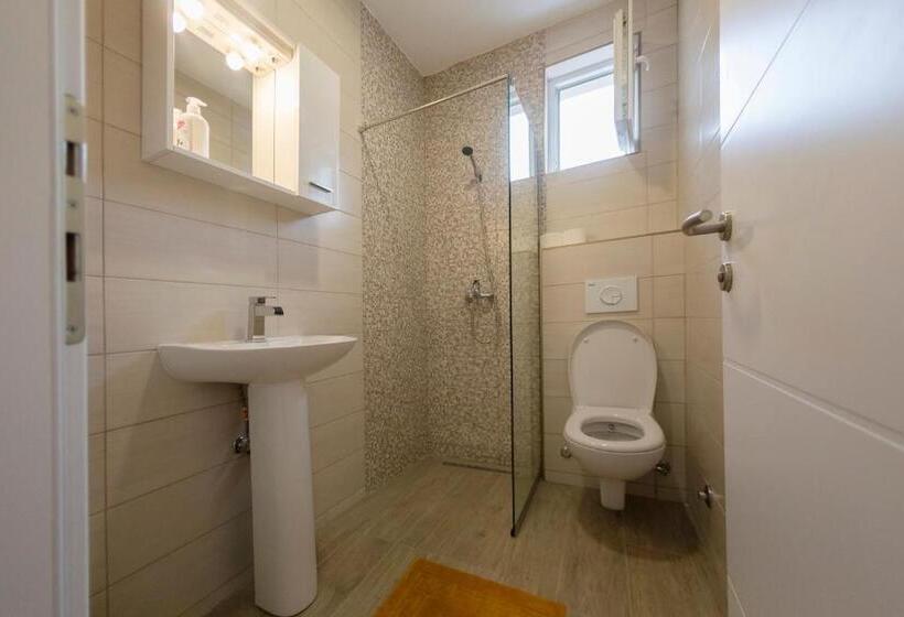 اتاق استاندارد سه نفره, Villa Odobasic Rooms