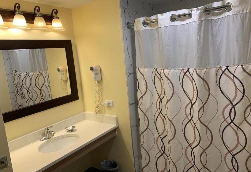 Номер Стандарт, Four Winds Country Motel
